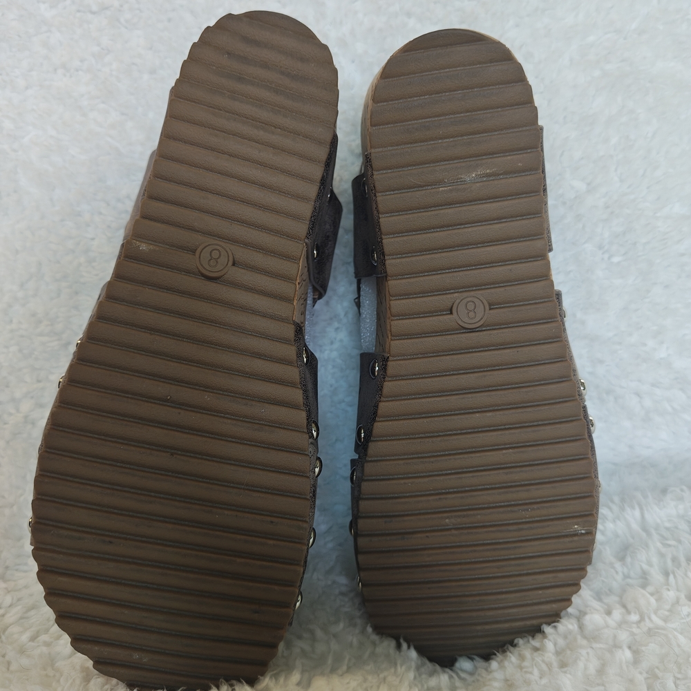 CorkysBoutique Bronze Perforated Stud Wedge Sandal Size 8. Excellent Condition - Picture 7 of 9